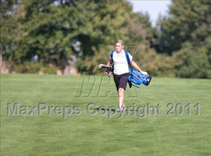Thumbnail 2 in Galesburg vs Quincy vs Moline photogallery.