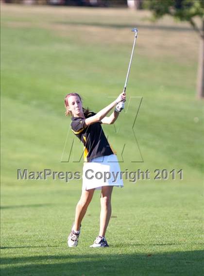 Thumbnail 2 in Galesburg vs Quincy vs Moline photogallery.