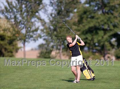 Thumbnail 2 in Galesburg vs Quincy vs Moline photogallery.