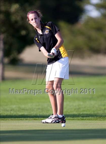 Thumbnail 2 in Galesburg vs Quincy vs Moline photogallery.