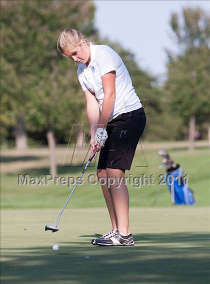 Thumbnail 1 in Galesburg vs Quincy vs Moline photogallery.