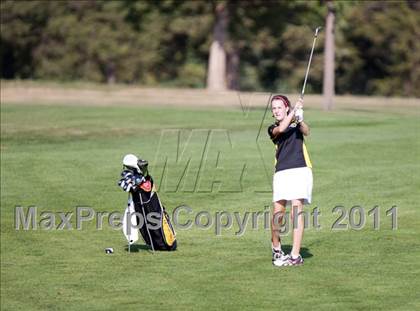 Thumbnail 1 in Galesburg vs Quincy vs Moline photogallery.