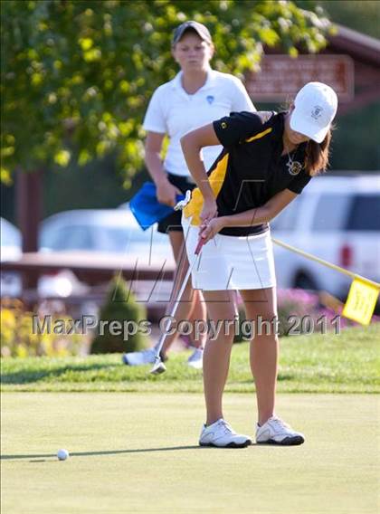Thumbnail 3 in Galesburg vs Quincy vs Moline photogallery.