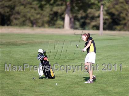 Thumbnail 2 in Galesburg vs Quincy vs Moline photogallery.