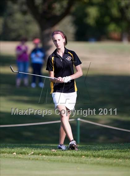 Thumbnail 3 in Galesburg vs Quincy vs Moline photogallery.