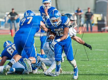 Thumbnail 3 in Bellarmine @ Serra photogallery.