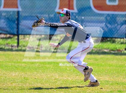 Thumbnail 3 in Oakton @ West Springfield photogallery.