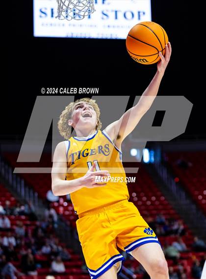 Thumbnail 2 in Timpview vs. Orem (UHSAA 5A Quarterfinal) photogallery.