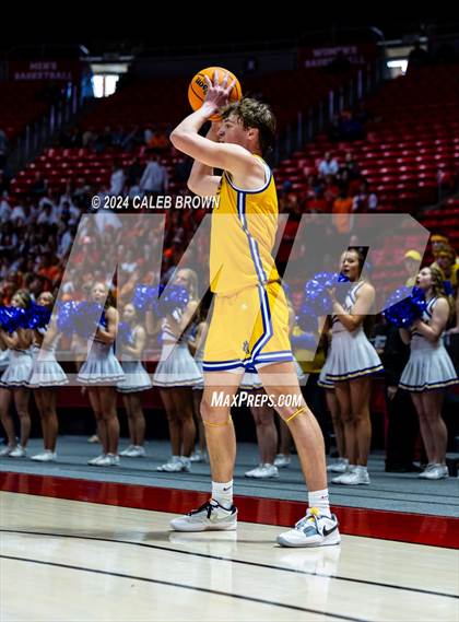 Thumbnail 3 in Timpview vs. Orem (UHSAA 5A Quarterfinal) photogallery.