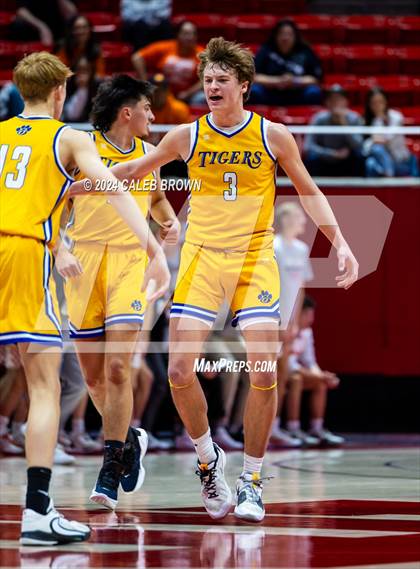 Thumbnail 3 in Timpview vs. Orem (UHSAA 5A Quarterfinal) photogallery.