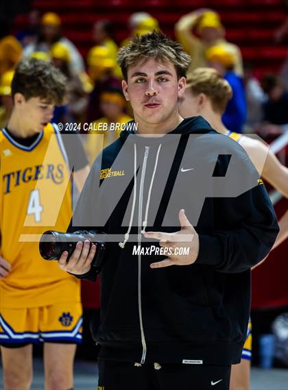 Thumbnail 3 in Timpview vs. Orem (UHSAA 5A Quarterfinal) photogallery.