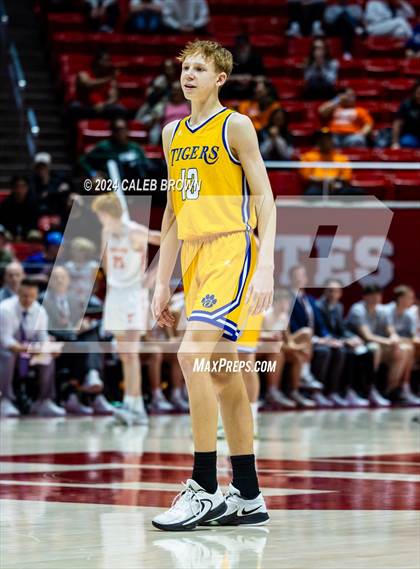 Thumbnail 3 in Timpview vs. Orem (UHSAA 5A Quarterfinal) photogallery.