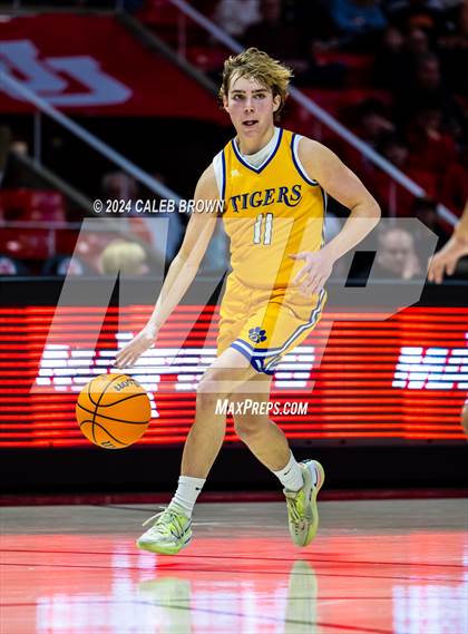 Thumbnail 2 in Timpview vs. Orem (UHSAA 5A Quarterfinal) photogallery.