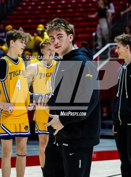 Thumbnail 2 in Timpview vs. Orem (UHSAA 5A Quarterfinal) photogallery.
