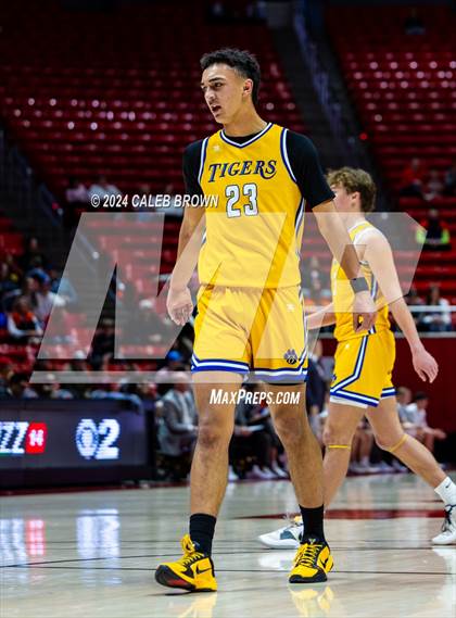 Thumbnail 1 in Timpview vs. Orem (UHSAA 5A Quarterfinal) photogallery.