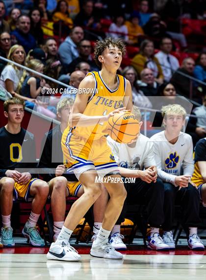 Thumbnail 1 in Timpview vs. Orem (UHSAA 5A Quarterfinal) photogallery.