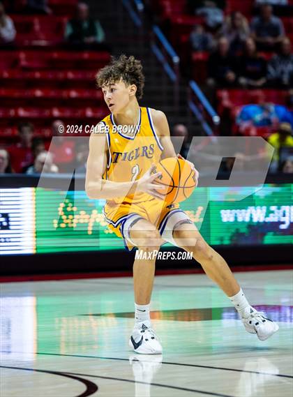 Thumbnail 3 in Timpview vs. Orem (UHSAA 5A Quarterfinal) photogallery.