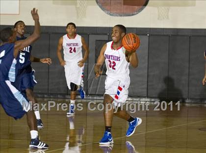 Thumbnail 1 in Alief Elsik vs Duncanville (McDonald's Texas Invitational) photogallery.