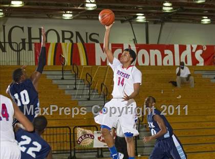 Thumbnail 2 in Alief Elsik vs Duncanville (McDonald's Texas Invitational) photogallery.