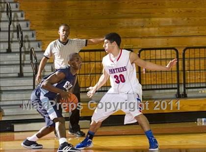 Thumbnail 2 in Alief Elsik vs Duncanville (McDonald's Texas Invitational) photogallery.