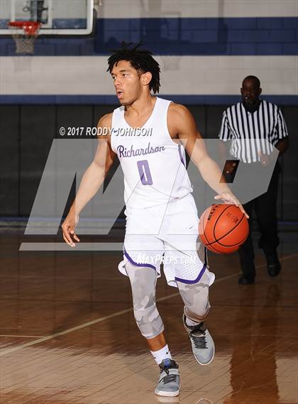 Thumbnail 1 in Fort Bend Elkins vs. Richardson (McDonald's Texas Invitational) photogallery.