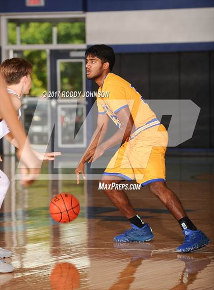 Thumbnail 1 in Fort Bend Elkins vs. Richardson (McDonald's Texas Invitational) photogallery.