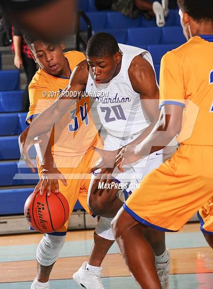 Thumbnail 1 in Fort Bend Elkins vs. Richardson (McDonald's Texas Invitational) photogallery.