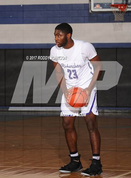 Thumbnail 1 in Fort Bend Elkins vs. Richardson (McDonald's Texas Invitational) photogallery.