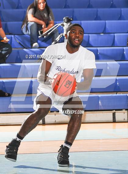 Thumbnail 3 in Fort Bend Elkins vs. Richardson (McDonald's Texas Invitational) photogallery.