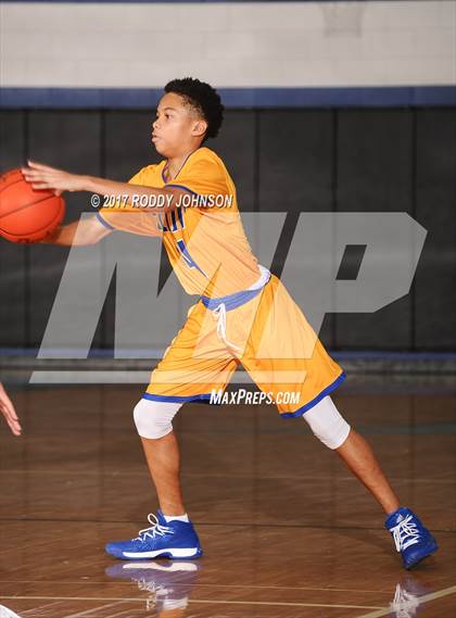 Thumbnail 2 in Fort Bend Elkins vs. Richardson (McDonald's Texas Invitational) photogallery.