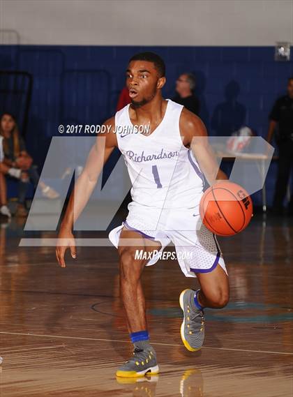 Thumbnail 1 in Fort Bend Elkins vs. Richardson (McDonald's Texas Invitational) photogallery.