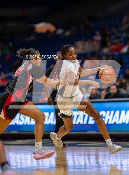 Thumbnail 2 in Wagner vs. Ryan (UIL 5A Basketball Division I Final) photogallery.