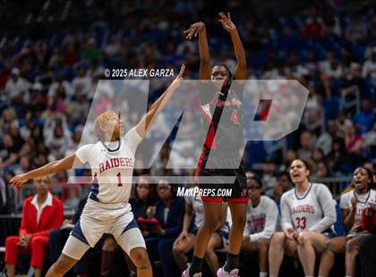 Thumbnail 3 in Wagner vs. Ryan (UIL 5A Basketball Division I Final) photogallery.