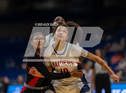 Thumbnail 2 in Wagner vs. Ryan (UIL 5A Basketball Division I Final) photogallery.