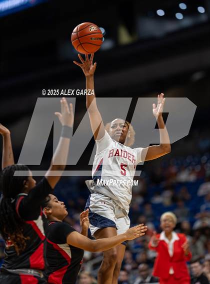 Thumbnail 1 in Wagner vs. Ryan (UIL 5A Basketball Division I Final) photogallery.