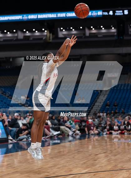Thumbnail 2 in Wagner vs. Ryan (UIL 5A Basketball Division I Final) photogallery.