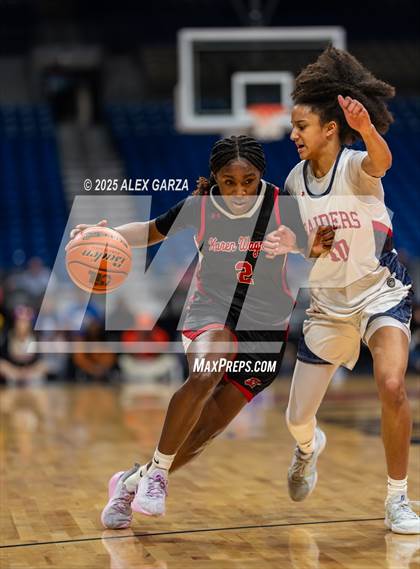Thumbnail 2 in Wagner vs. Ryan (UIL 5A Basketball Division I Final) photogallery.