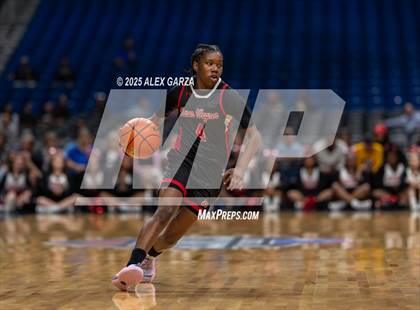 Thumbnail 1 in Wagner vs. Ryan (UIL 5A Basketball Division I Final) photogallery.