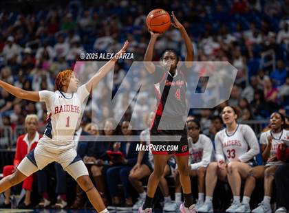Thumbnail 2 in Wagner vs. Ryan (UIL 5A Basketball Division I Final) photogallery.