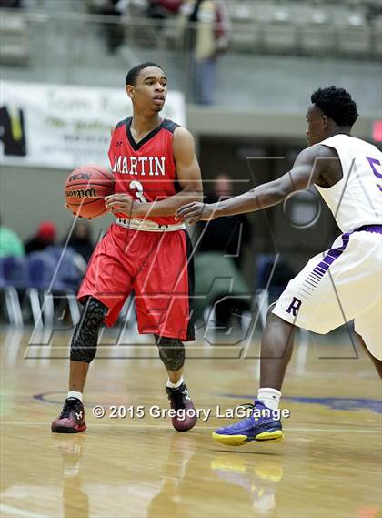 Thumbnail 2 in Martin vs. Richardson  photogallery.