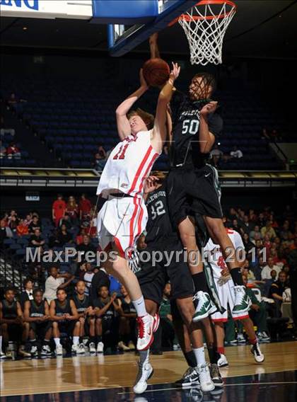 Thumbnail 2 in Inglewood vs. Harvard-Westlake (CIF SS 3A Final) photogallery.