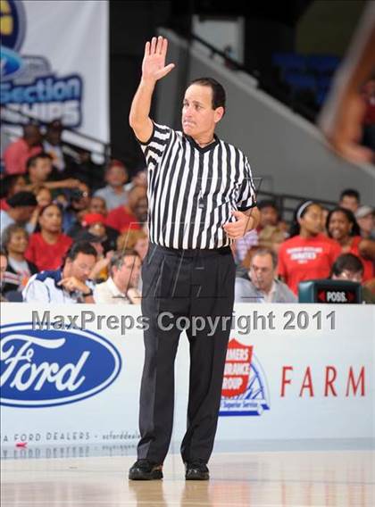 Thumbnail 1 in Inglewood vs. Harvard-Westlake (CIF SS 3A Final) photogallery.