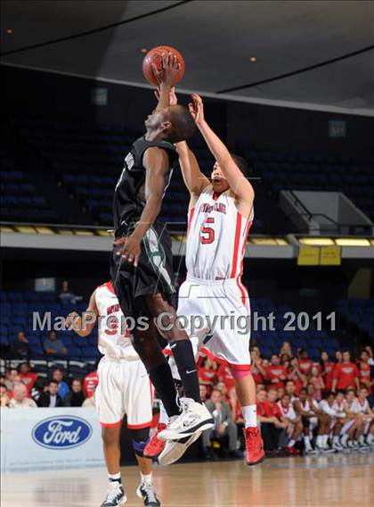 Thumbnail 3 in Inglewood vs. Harvard-Westlake (CIF SS 3A Final) photogallery.