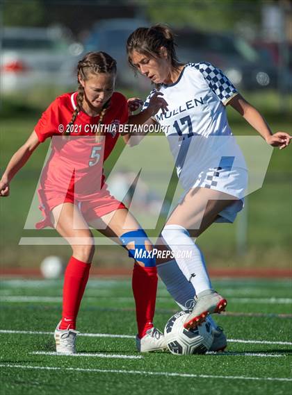 Thumbnail 2 in Smoky Hill vs Mullen photogallery.
