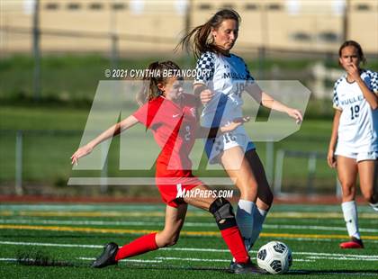 Thumbnail 2 in Smoky Hill vs Mullen photogallery.