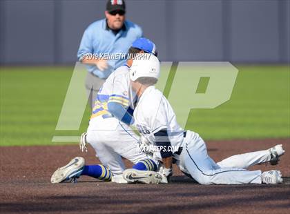 Thumbnail 3 in Lone Star vs Corsicana Game 2 (UIL 5A Regional Semifinal) photogallery.