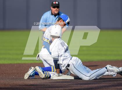 Thumbnail 2 in Lone Star vs Corsicana Game 2 (UIL 5A Regional Semifinal) photogallery.