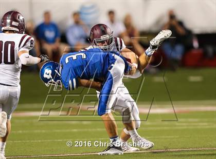 Thumbnail 2 in Bryant vs. Benton photogallery.