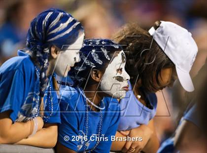 Thumbnail 3 in Bryant vs. Benton photogallery.