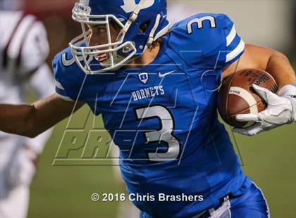 Thumbnail 3 in Bryant vs. Benton photogallery.